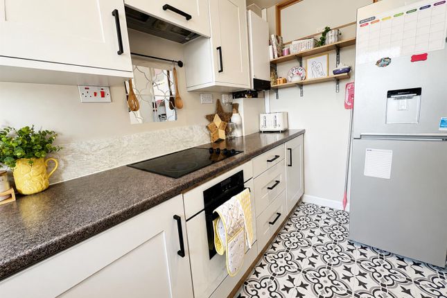 2-bed house on 50, Fell Drive, Lee-On-The-Solent, £260,000