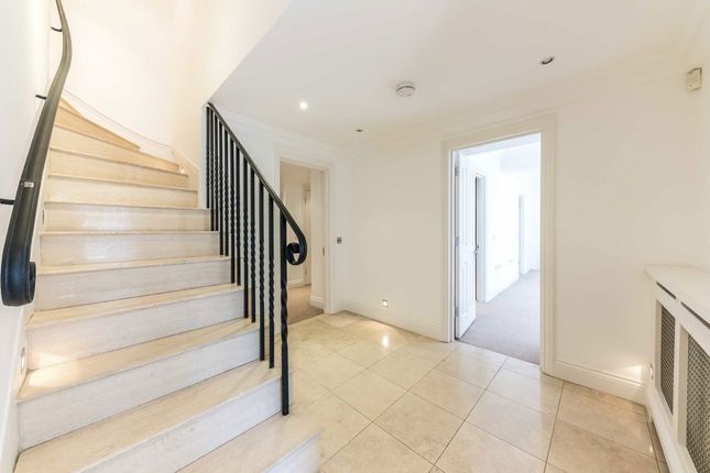 103A, Cadogan Gardens, London photo 3