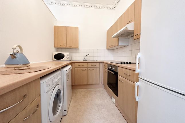 Flat 5, The Limes, 3 Priory Street, Cheltenham photo 3