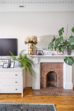 Flat 1, 6, Lancaster Avenue, London photo 4