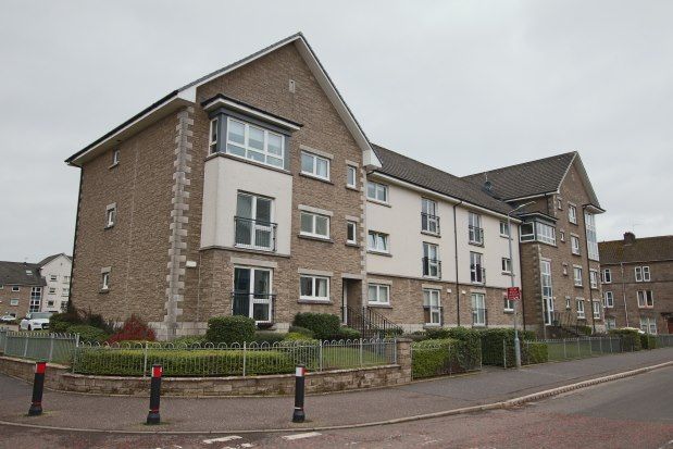 Thumbnail Flat to rent in Castle Road, Dumbarton