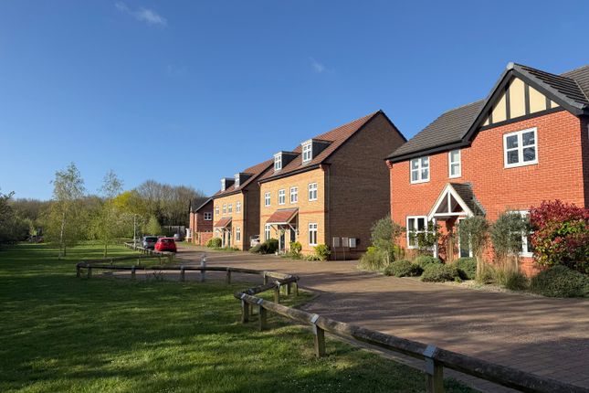 25, Coltsfoot Corner, Bedford photo 4