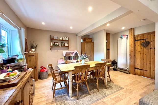 34, Grove Place, Youlgrave photo 4