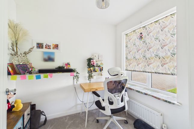 44 Rosehall Gardens, Uddingston photo 4