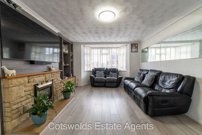 27, St Michaels Avenue, Cheltenham photo 3