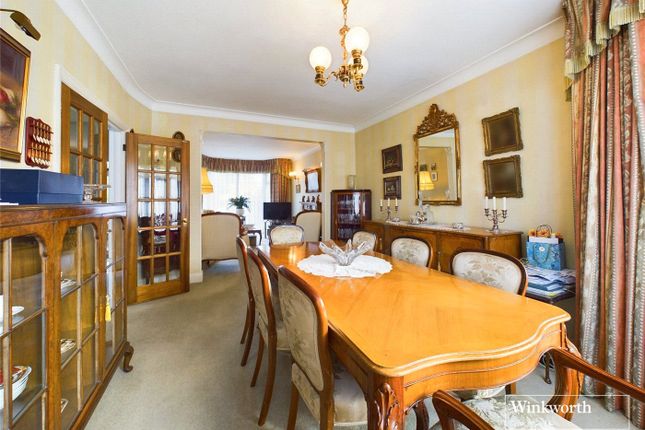 31, Edgeworth Crescent, London photo 3