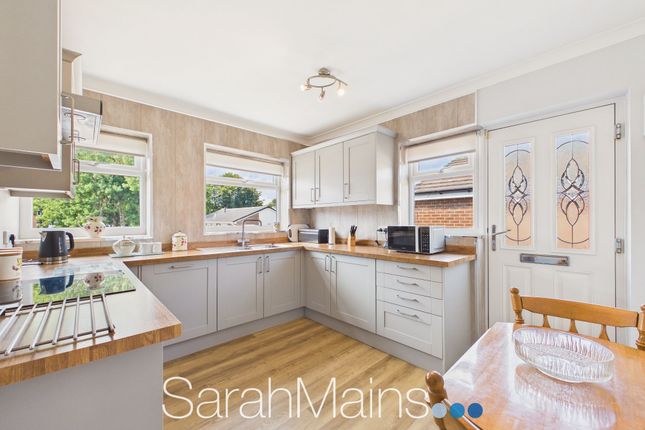 42 Longwood Close, Newcastle Upon Tyne photo 2