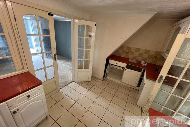 23, High Street, Rhondda Cynon Taff photo 4