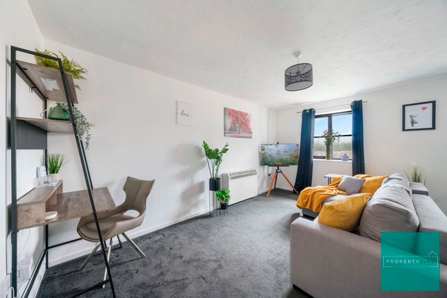 Flat to rent in Flat, Somerset Hall, Creighton Road, London