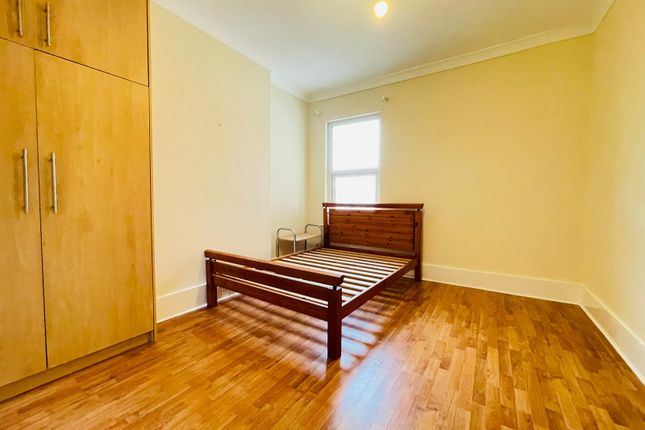 47, Strode Road, London photo 5