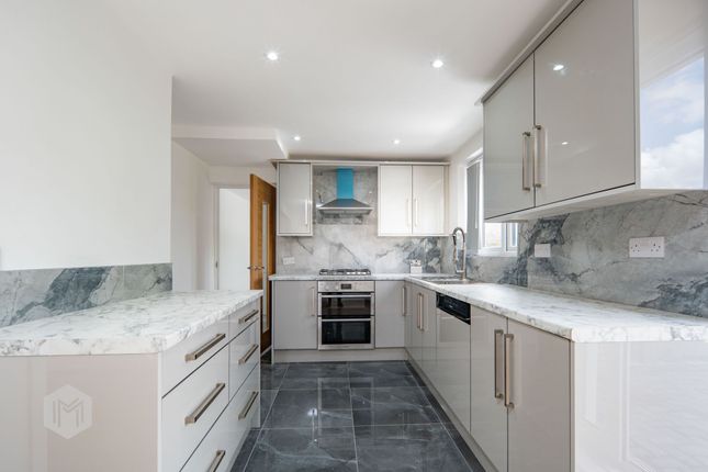 3 Wardle Close, Manchester photo 4