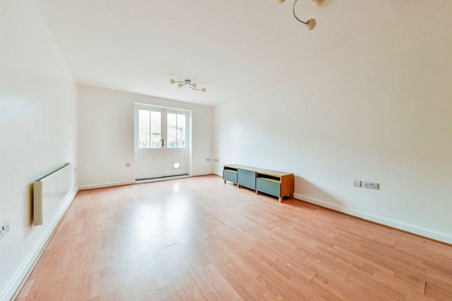 52, Peppermint Road, Hitchin photo 2