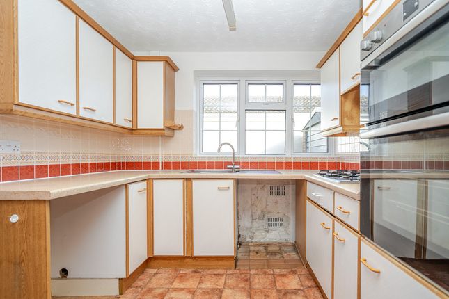 63, Vandyke Close, Milton Keynes photo 3