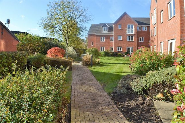 Flat for sale in Lovell Court, Parkway, Holmes Chapel