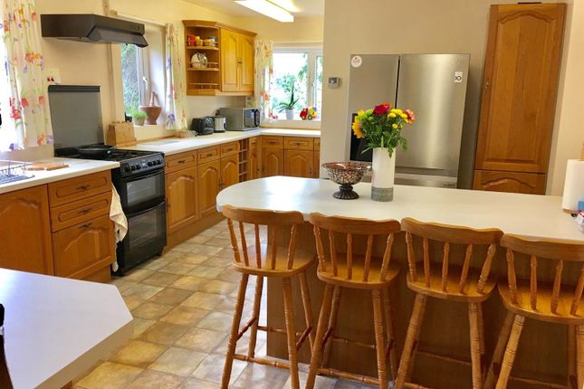20, Warren Crescent, Calne photo 2