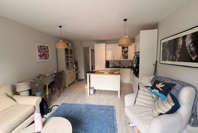 The Flat 94a, High Street, Deal photo 3