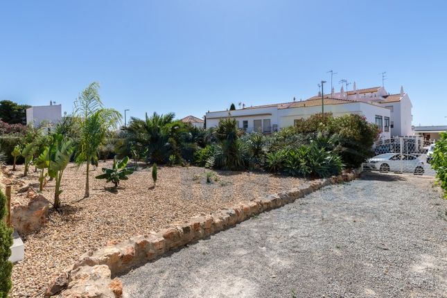 Detached house for sale in Vila Nova De Cacela, Vila Real De Santo António, Faro