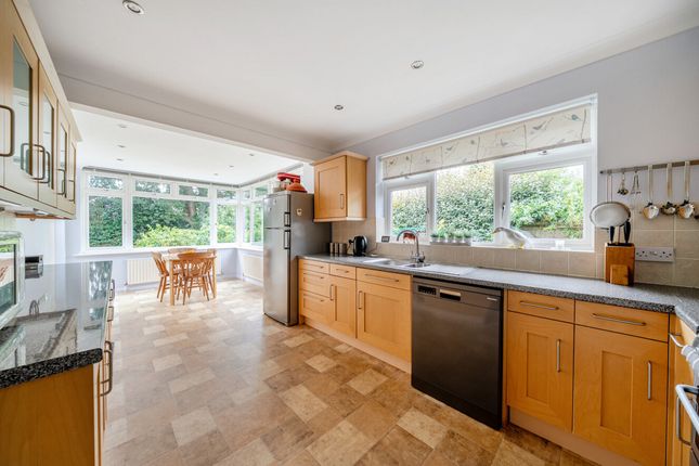 Oakthwaite, Foxfields, Pulborough photo 4