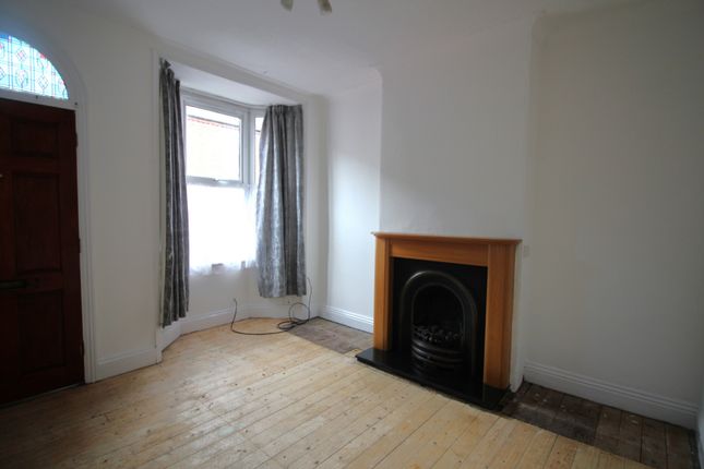 3, Castle Road, Kidderminster photo 2