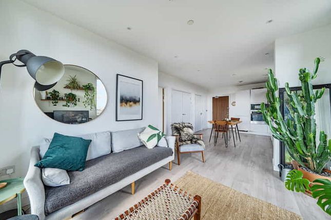 Pearson Apartments, Harrow photo 3