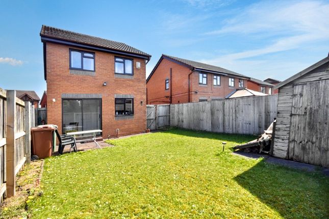 67, Parkinson Close, West Yorkshire photo 2
