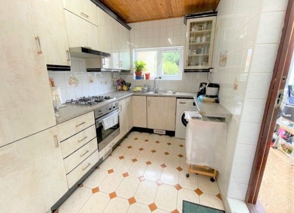69, Graham Road, Harrow photo 4