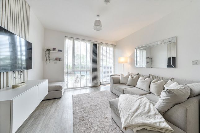 MTVH SO - Flat 86, Huntington House,, Broadwater Road, Hertfordshire photo 2