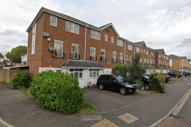 4 Bed In Hayes