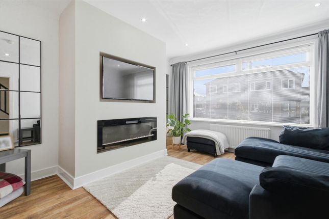 19, Inchmurrin  Crescent, Alexandria photo 4