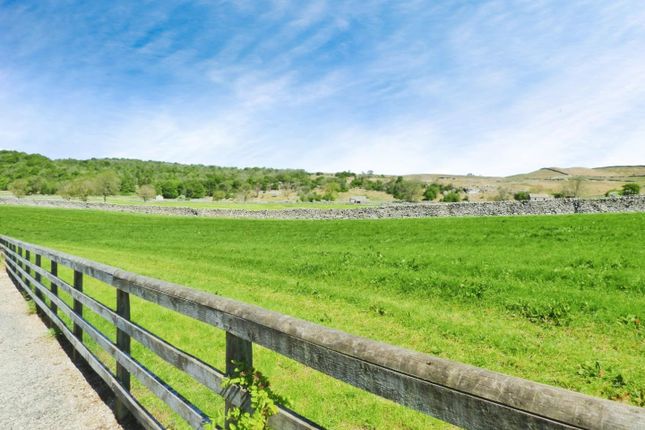 22, Woodside, Skipton photo 3