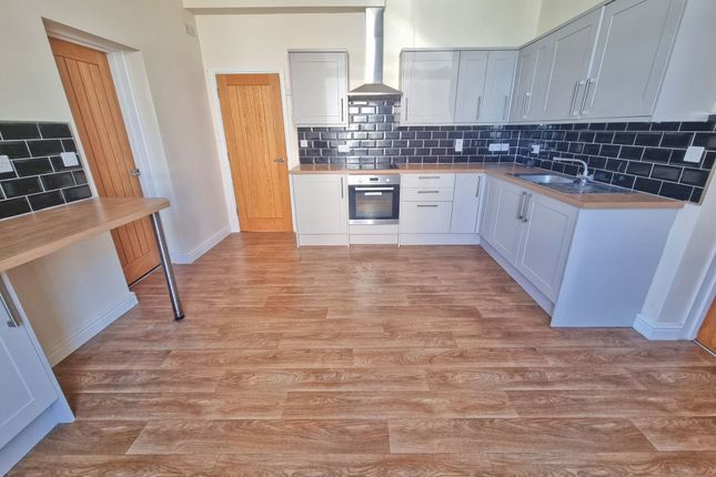 Flat 1, 27 Cabbell Road, Cromer photo 3
