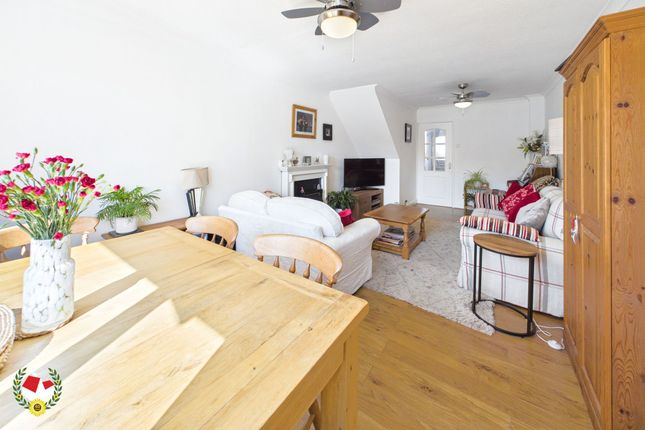 11 Pear Tree Close, Gloucester photo 3