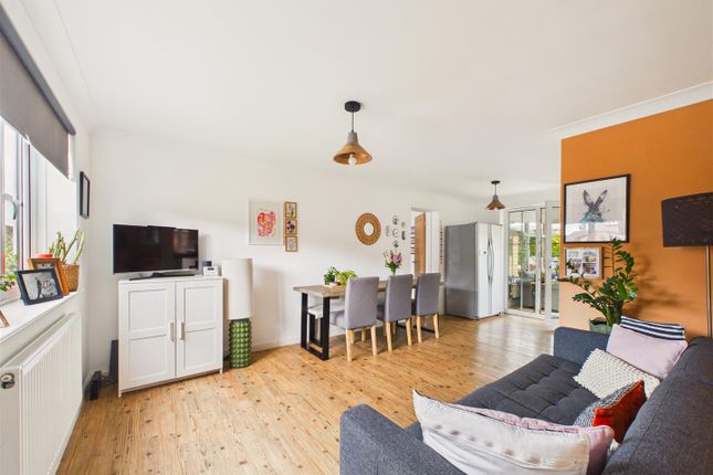 20, Augustus Drive, Brough photo 4