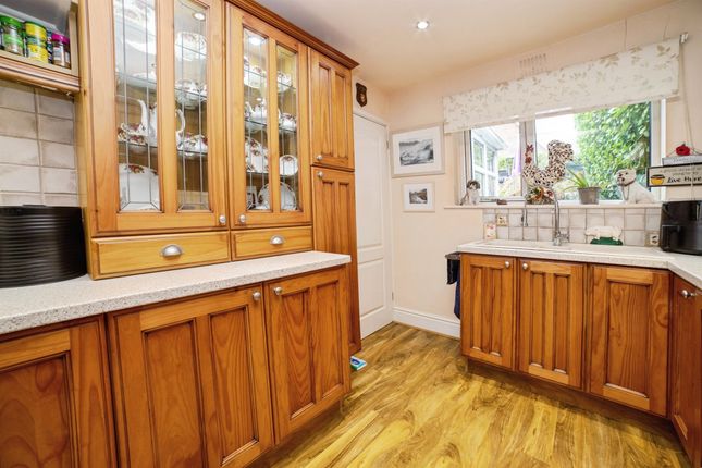 23, Hallfield Road, Alfreton photo 4