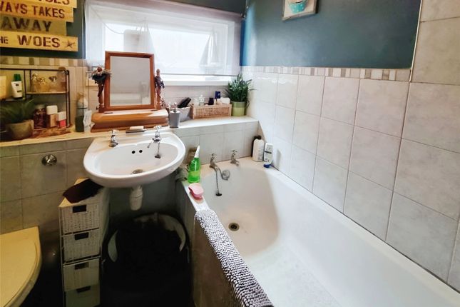 Flat for sale in Provence Close, Wolverhampton, West Midlands