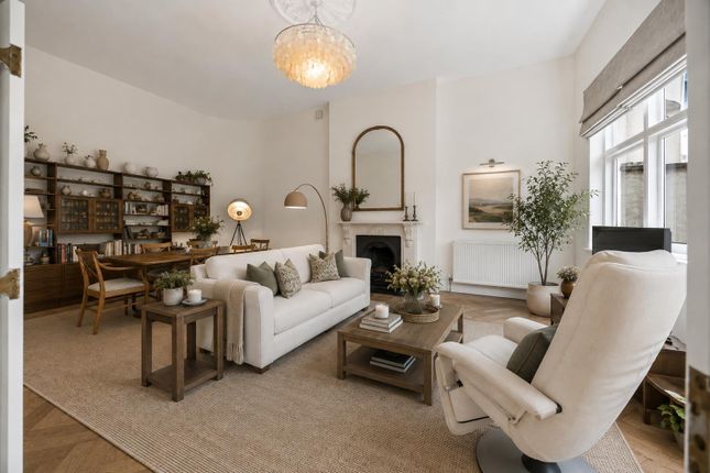 Flat 3, 5, Belsize Park Gardens, London photo 3