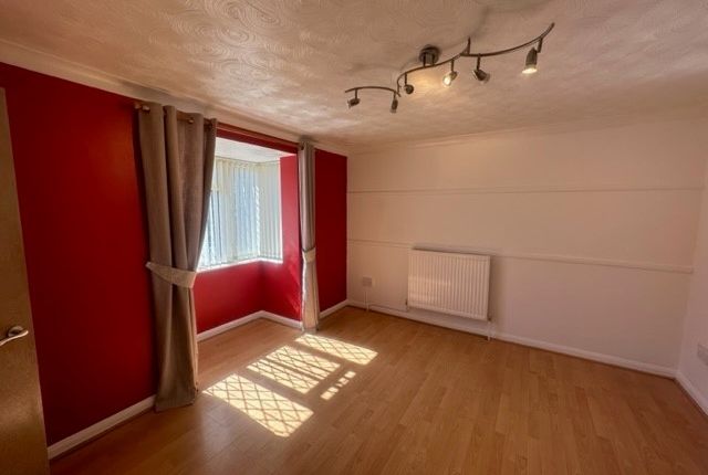 228, Senwick Drive, Wellingborough photo 2