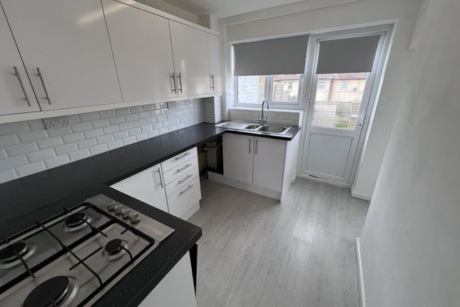 14 Severn Drive, Newcastle-under-Lyme photo 2