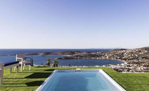 Villa for sale in Παροικιά Θέση Κορακιά, Paros 844 00, Greece