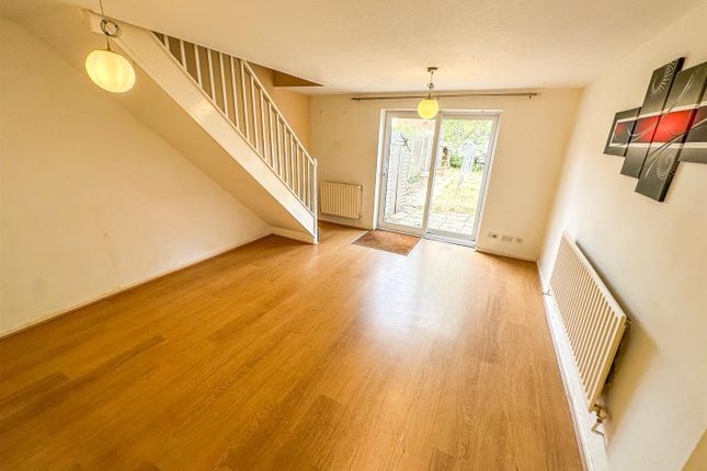 8, Pine Walk, Corby photo 2