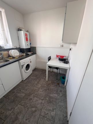 Flat to rent in Empson Street, London
