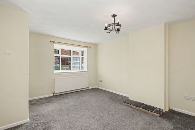 23, Heathfield Close, Chesterfield photo 4