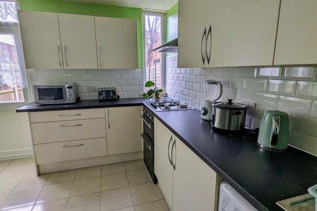 End terrace house for sale in Nassau Path, London