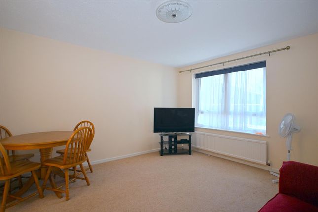 Flat 12, Guardian Court, Brookside Avenue, Polegate photo 4