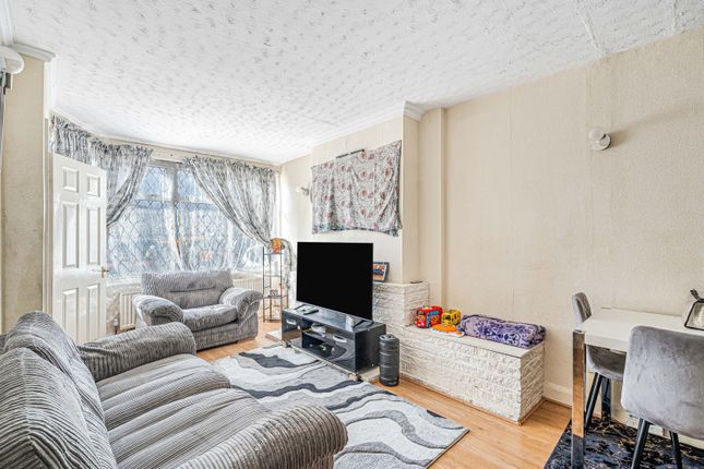 77 Goodwin Road, LONDON photo 4