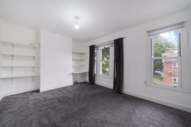 Flat to rent in Antill Road, London