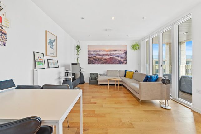 Flat 18, Barley Court, 3, Casbeard Street, London photo 4