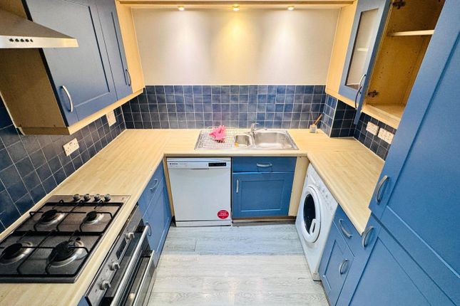 Sovereign Court, 16, Northwood, Hillingdon, Greater London photo 3