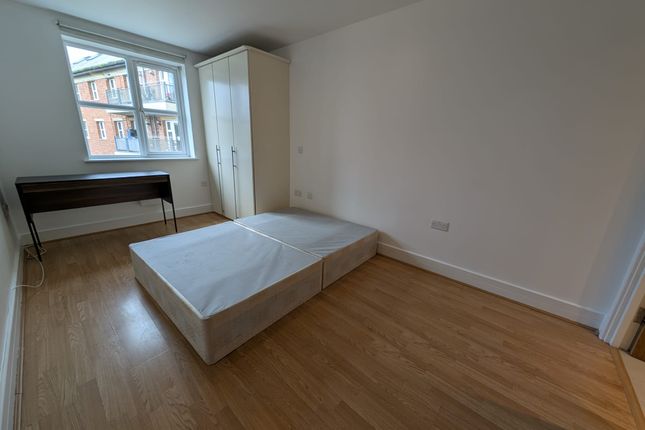 21, Peaberry Court, Greyhound Hill, Hendon photo 5