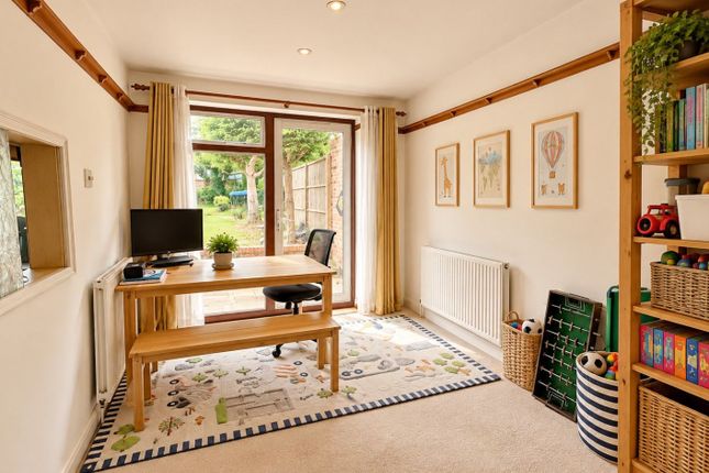 1, Middle Furlong, Bushey photo 2